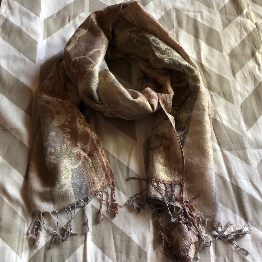 Gorgeous Metallic Scarf!!